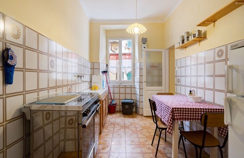 Castelnuovo Magra House | Holiday Home 'Casa Di Luciana' with Balcony and Wi-Fi