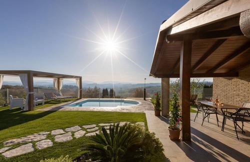 Terre Roveresche Villa | Holiday home with pool and air conditioning in Le Marche, 20 minutes from the Adriatic Sea