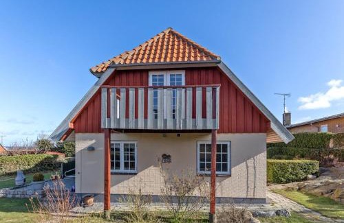 Sandvig House | Holiday Home Jolin - 200m from the sea by Interhome
