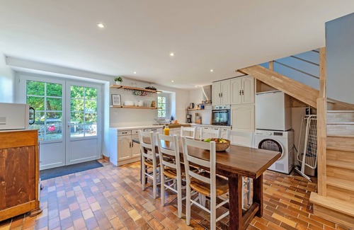 Saint-Pabu House | Holiday Home 'Ker Breizh - Saint Pabu - 14 Pers' with Private Terrace, Private Garden and Wi-Fi