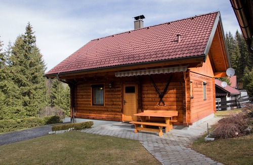 Bad Sankt Leonhard im Lavanttal House | Holiday Home 'Klippitzblick' with Private Terrace and Private Garden