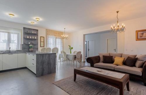 Lovinac House | Holiday Home KLM by Interhome