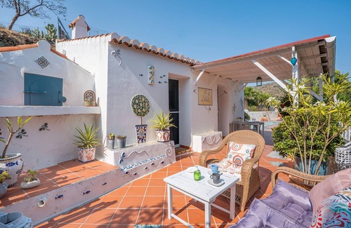 Almunecar House | Holiday Home 'La Alamea' with Sea View, Private Pool and Wi-Fi