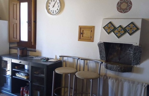 Biancavilla House | Holiday Home 'La Dependance Etna' with Private Garden and Wi-Fi