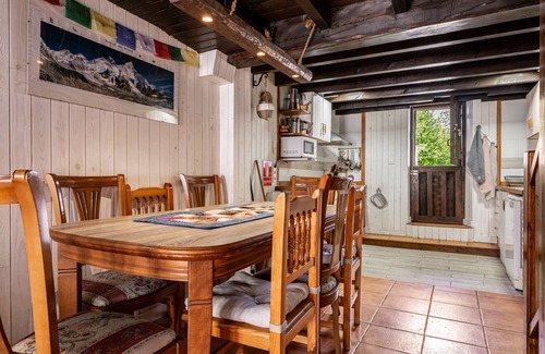 Bobia de Arriba House | Holiday Home 'La Terraza De Onís' with Mountain View, Private Terrace and Wi-Fi