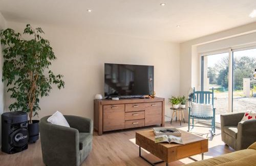 Kerlouan House | Holiday Home La Maison de Parrain by Interhome