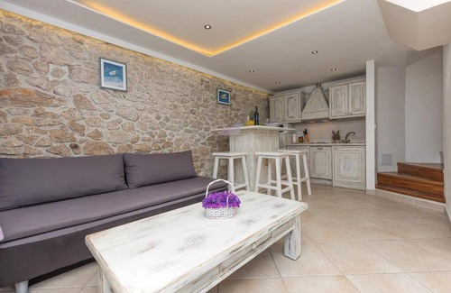 Drvenik House | Holiday home Lavanda