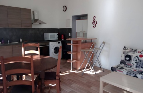 Le Vigan Cottage | Holiday Home 'Le Gîte Musicien' with Wi-Fi