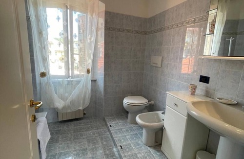 Pitelli House | Holiday Home 'Le Soleil Doree Maison Cinque Terre' with Sea View, Private Terrace and Wi-Fi