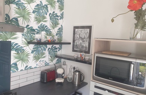 Paimpol House | Holiday Home 'Les Coquelicots Proche Mer' with Private Terrace, Private Garden and Wi-Fi