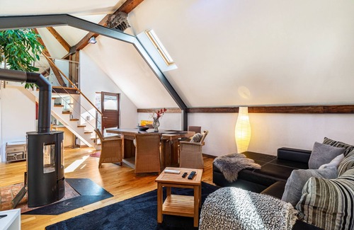 Gross-Umstadt House | Holiday home "Loft in a Farm in Richen" with Fireplace & Wi-Fi