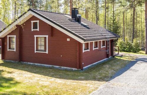 Tahkovuori House | Holiday Home Lomasyväri 810 by Interhome