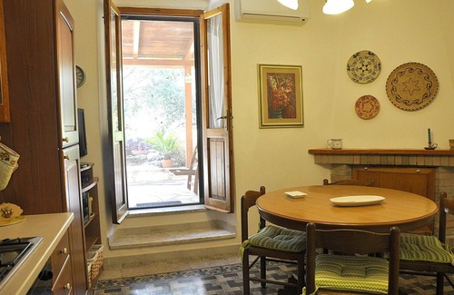 Lu Bagnu Apartment | Holiday home Lubagnu Vacanze- three-room apartment E