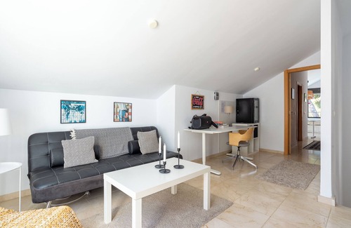 Torreblanca House | Holiday Home 'Modern Townhouse with Stunning View' with Sea View, Wi-Fi and Air Conditioning