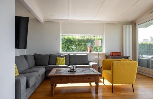 Kamperland House | Holiday Home near Veerse Meer with Terrace