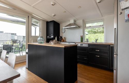 Kamperland House | Holiday Home near Veerse Meer with Terrace