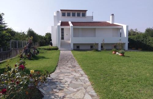 Vrahati House | Holiday home next to orange tree orchard