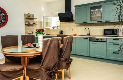 Visocane House | Holiday Home Nisa by Interhome