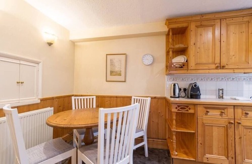 West Finchley Cottage | Holiday Home of the Month! Finchley, Sleeps 5