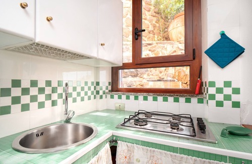 Cala Gonone House | Holiday Home 'Panoramico Splendida Vista Mare' with Sea View, Wi-Fi and Air Conditioning