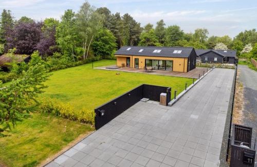 Smidstrup Strand House | Holiday Home Pauliina - 1-1km from the sea by Interhome