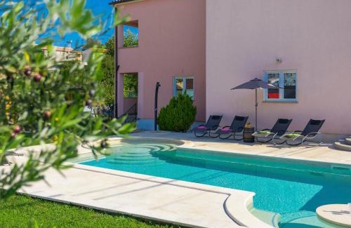 Orihi House | Holiday Home Paus by Interhome