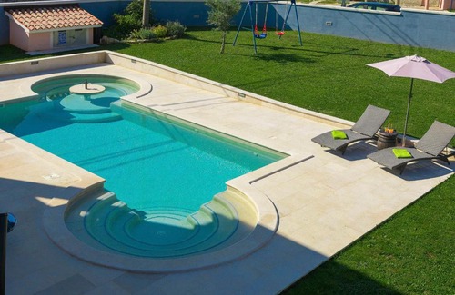 Orihi House | Holiday Home Paus by Interhome