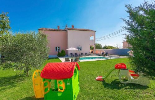 Orihi House | Holiday Home Paus by Interhome