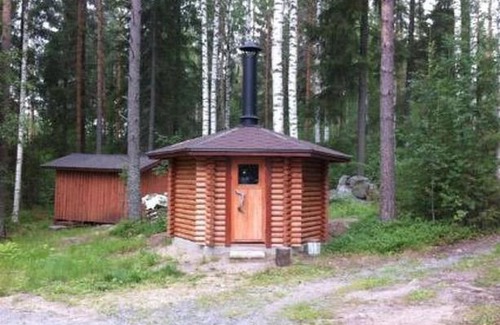 Hirvensalmi House | Holiday Home Pyöriäinen