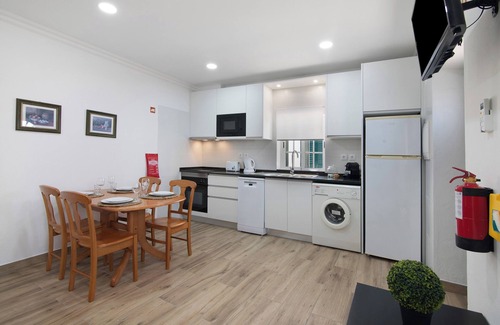 Luz de Tavira House | Holiday Home 'Quinta Alegre Tavira T1' with Shared Pool, Wi-Fi and Air Conditioning