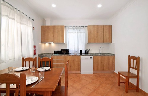 Luz de Tavira House | Holiday Home 'Quinta Alegre Tavira T3' with Shared Pool, Wi-Fi and Air Conditioning