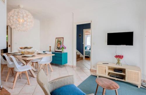 Carnac House | Holiday Home Rayon de soleil by Interhome