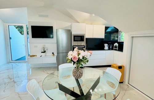 Ponta do Sol House | Holiday Home 'Refúgio Do Vale Verde' with Sea View, Private Terrace and Wi-Fi