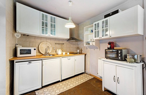 Caldearenas House | Holiday Home 'Regalate Paz' with Mountain View, Shared Pool and Wi-Fi