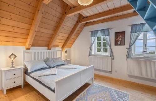 Strasin House | Holiday Home Roubenka Maleč by Interhome