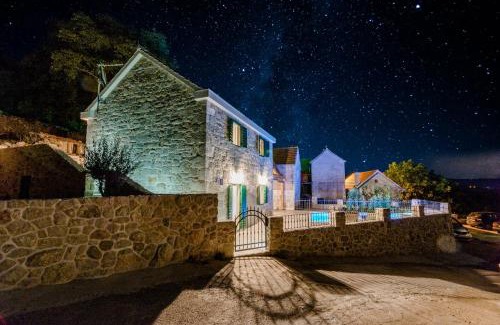 Crivac House | Holiday Home Rustic