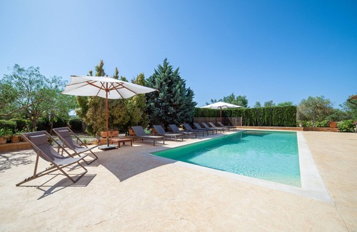 Es Palmer House | Holiday Home 'S'hort Des Frares' with Mountain View, Wi-Fi and Air Conditioning