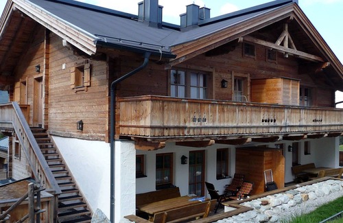 Hochkrimml House | Holiday Home 'Silberleiten' for 14 Persons with Mountain View, Private Terrace and Wi-Fi