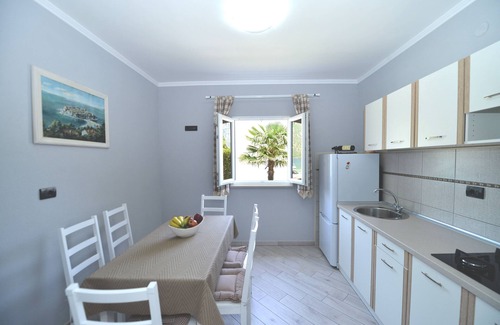 Donji Stoliv House | Holiday Home StOliva situated 5 meters from sea