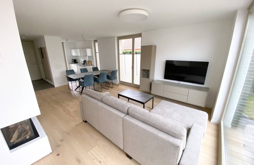 Zingst House | Holiday Home Strandläufer 1 with Terrace & Wi-Fi