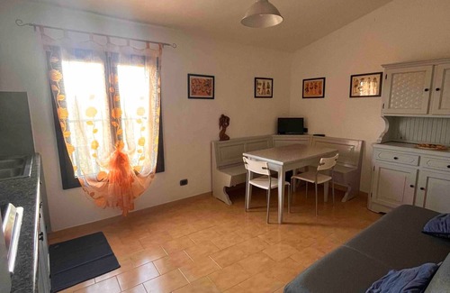 Torre degli Ulivi House | Holiday Home 'Sud Sardinia 15' with Mountain View, Private Garden and Wi-Fi