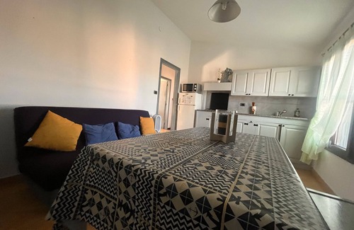 Torre degli Ulivi House | Holiday Home 'Sud Sardinia 15' with Mountain View, Private Garden and Wi-Fi