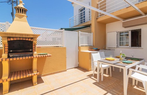 Pera House | Holiday Home Sunny Home by Interhome