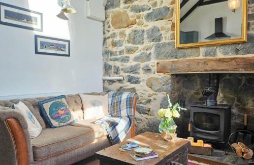 Struan House | Holiday Home The Cottage by Interhome