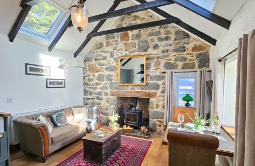 Struan House | Holiday Home The Cottage by Interhome