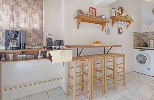 Perigiali House | Holiday Home 'The Sea Martin' with Sea View, Wi-Fi and Air Conditioning