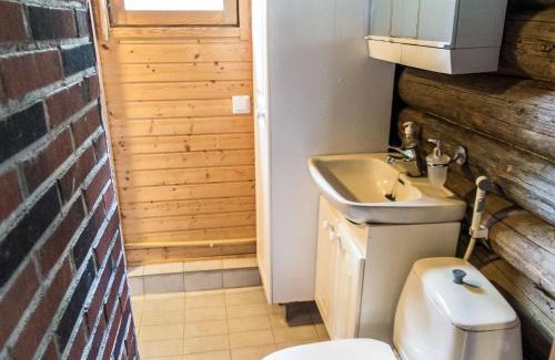 Yllasjarvi House | Holiday Home Tievatupa 2- pienempi by Interhome