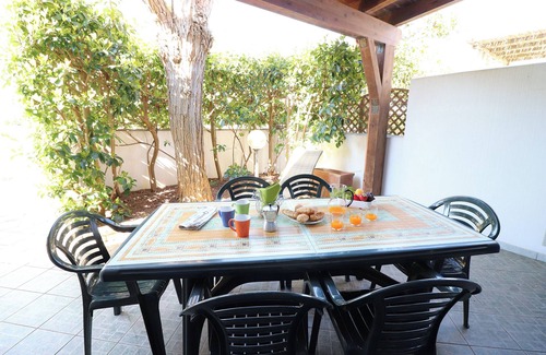 Torre dell'Orso House | Holiday Home Trilo barbecue Torre dell'Orso PT48 with Garden and Barbecue