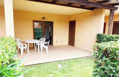 Murta Maria House | Holiday Home 'Turchese' with Mountain View, Shared Pool, Private Terrace & A/C