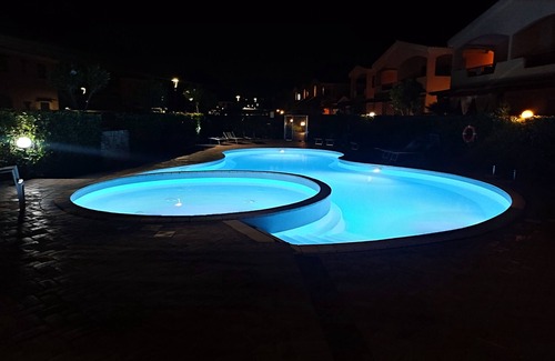 Murta Maria House | Holiday Home 'Turchese' with Mountain View, Shared Pool, Private Terrace & A/C